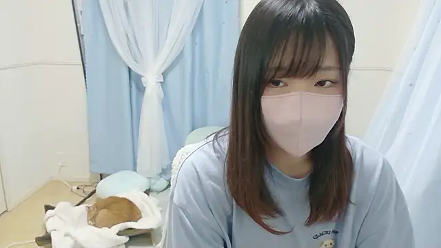 Snapshot of MEI--55 chatting on 7, 6, 2026 MEI--55 online show from 7, 6, 2026