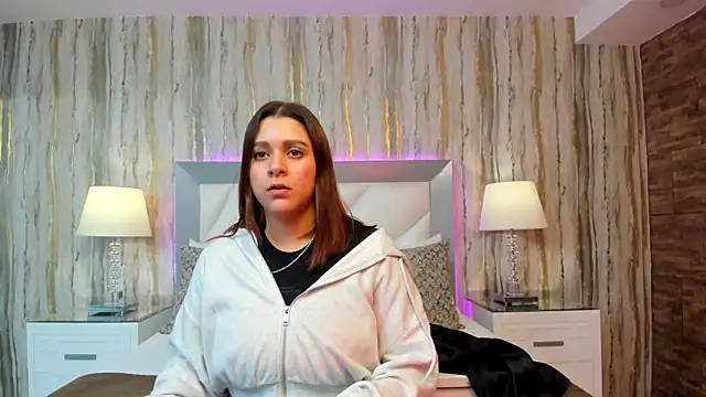 SophiaLaurens online show from 3, 1, 2025