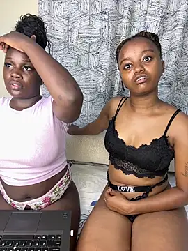 Snapshot of Doublefreaks chatting on 6, 2, 2026 Doublefreaks online show from 6, 2, 2026