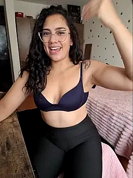 Thaliacooper  online show from 12, 2, 2026