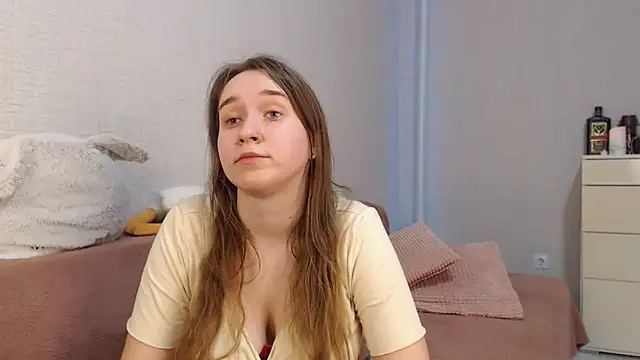 lovely hayley online show from 1, 3, 2025