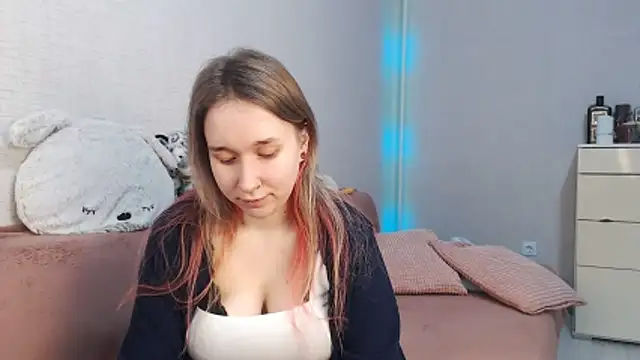 lovely hayley online show from 10, 2, 2026