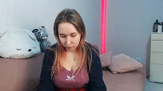 lovely hayley online show from 13, 2, 2026