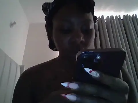 Queen loveer online show from 18, 2, 2026