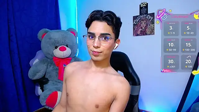 Snapshot of OwenBluee chatting on 18, 6, 2026 OwenBluee online show from 18, 6, 2026