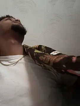 Snapshot of rayyymack chatting on 1, 1, 2025 rayyymack online show from 1, 1, 2025