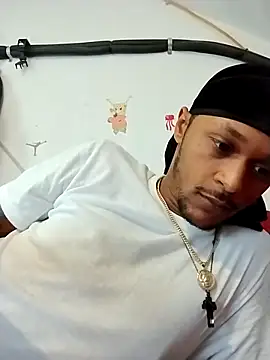 Snapshot of rayyymack chatting on 8, 10, 2025 rayyymack online show from 8, 10, 2025