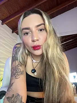 Snapshot of mariablonde_ chatting on 25, 9, 2025 mariablonde  online show from 25, 9, 2025