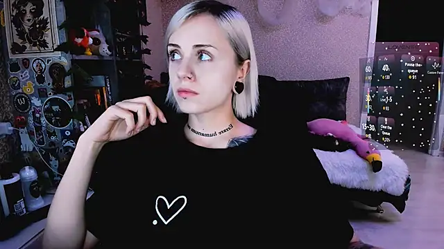 NaniMoore online show from 6, 11, 2025