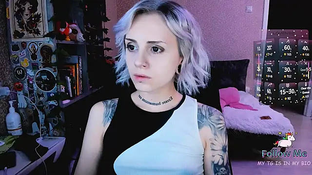 NaniMoore online show from 4, 12, 2025