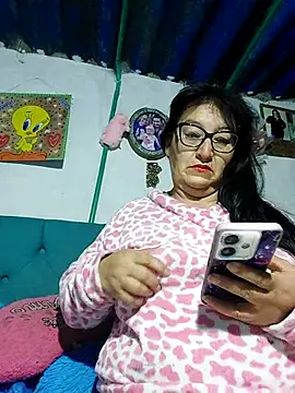Snapshot of clarita_01 chatting on 23, 6, 2026 clarita 01 online show from 23, 6, 2026