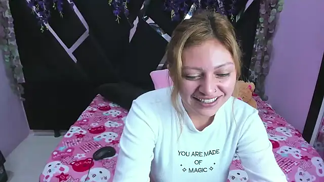 Snapshot of Emmily_Walker chatting on 6, 1, 2026 Emmily Walker online show from 6, 1, 2026