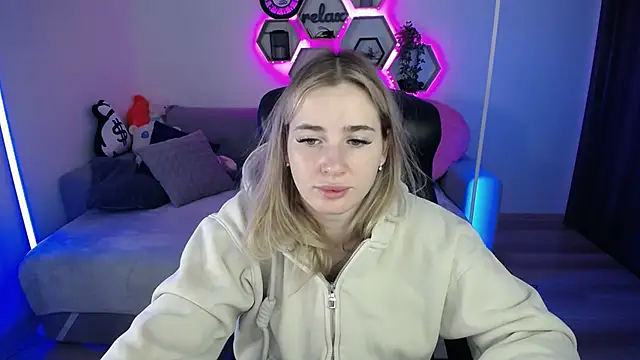 SabrinViolet online show from 5, 11, 2025