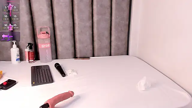 Snapshot of Katy_thompson_ chatting on 9, 11, 2025 Katy thompson online show from 9, 11, 2025