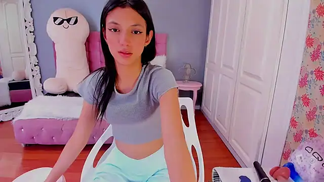 Iris Stone  online show from 13, 1, 2025