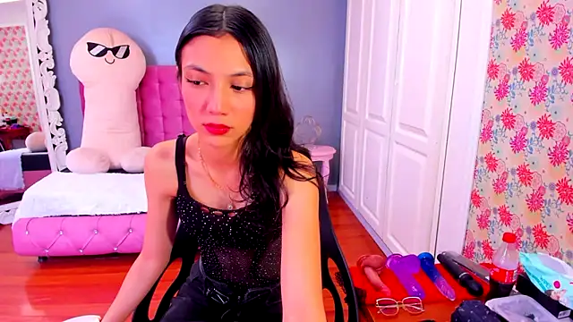 Iris Stone  online show from 17, 2, 2025