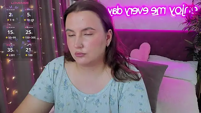 FeralPeach online show from 23, 7, 2026