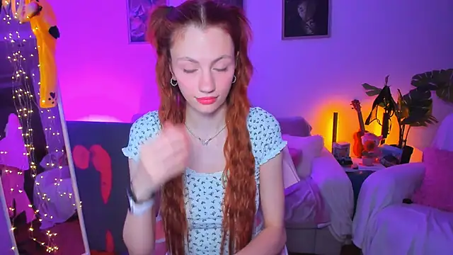 Alyssa Smitt online show from 6, 10, 2025