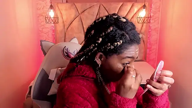 Queen perla  online show from 21, 2, 2025