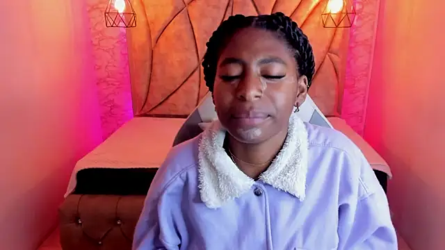 Queen perla  online show from 4, 3, 2025