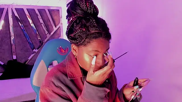 Queen perla  online show from 19, 9, 2025