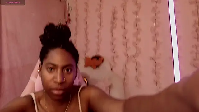 Queen perla  online show from 16, 12, 2025