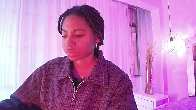 Queen perla  online show from 3, 6, 2026