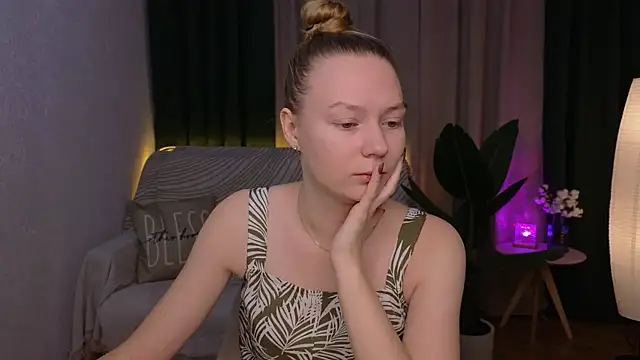 Snapshot of CarolynCohen__ chatting on 2, 12, 2024 CarolynCohen online show from 2, 12, 2024