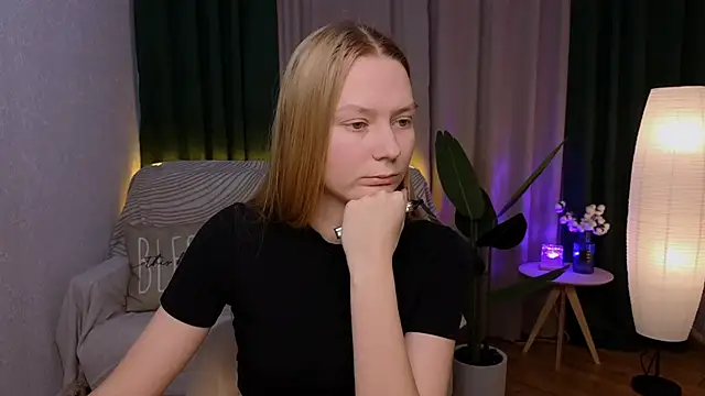 Snapshot of CarolynCohen__ chatting on 9, 12, 2024 CarolynCohen online show from 9, 12, 2024