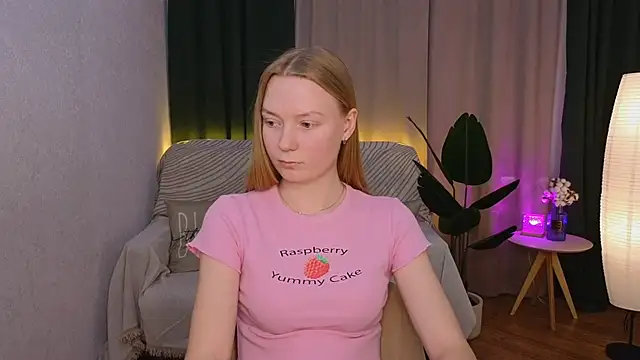 Snapshot of CarolynCohen__ chatting on 6, 2, 2025 CarolynCohen online show from 6, 2, 2025