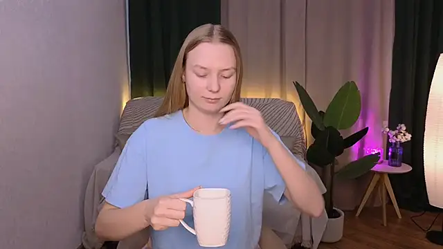 Snapshot of CarolynCohen__ chatting on 12, 2, 2025 CarolynCohen online show from 12, 2, 2025