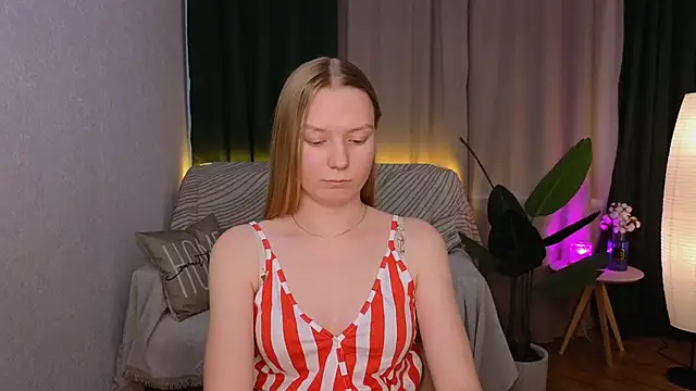 Snapshot of CarolynCohen__ chatting on 20, 2, 2025 CarolynCohen online show from 20, 2, 2025