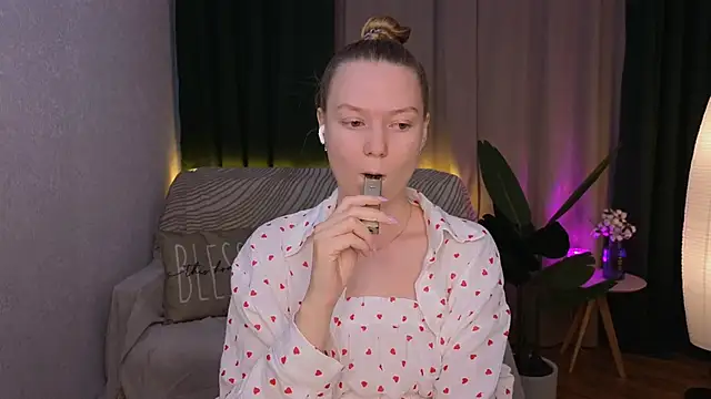 Snapshot of CarolynCohen__ chatting on 25, 2, 2025 CarolynCohen online show from 25, 2, 2025