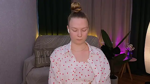 Snapshot of CarolynCohen__ chatting on 25, 2, 2025 CarolynCohen online show from 25, 2, 2025