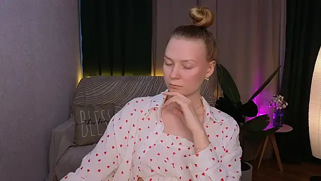 Snapshot of CarolynCohen__ chatting on 25, 2, 2025 CarolynCohen online show from 25, 2, 2025