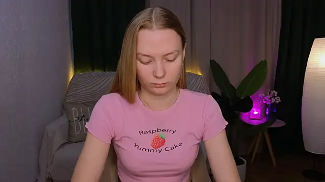 Snapshot of CarolynCohen__ chatting on 28, 2, 2025 CarolynCohen online show from 28, 2, 2025