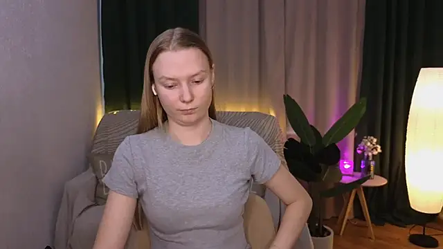 Snapshot of CarolynCohen__ chatting on 3, 3, 2025 CarolynCohen online show from 3, 3, 2025