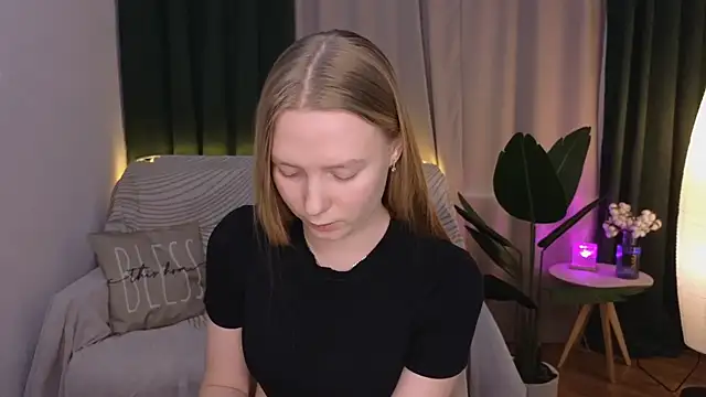 Snapshot of CarolynCohen__ chatting on 23, 3, 2025 CarolynCohen online show from 23, 3, 2025