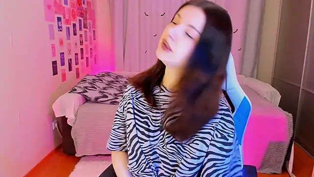 Snapshot of Vanessa_Verona chatting on 7, 2, 2025 Vanessa Verona online show from 7, 2, 2025