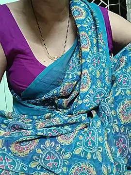 Snapshot of Rosy-B chatting on 6, 7, 2026 Rosy-B online show from 6, 7, 2026
