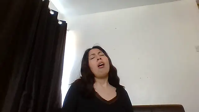 Snapshot of LorenaAnderson chatting on 11, 3, 2025 LorenaAnderson online show from 11, 3, 2025