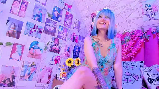 Snapshot of Alicebenett chatting on 12, 10, 2025 Alicebenett online show from 12, 10, 2025