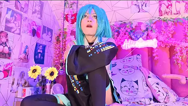 Snapshot of Alicebenett chatting on 2, 11, 2025 Alicebenett online show from 2, 11, 2025