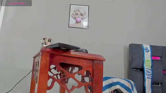 Jimena Grey online show from 4, 6, 2026
