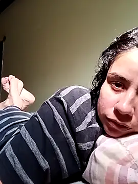 Snapshot of Michellluxo chatting on 5, 2, 2026 Michellluxo online show from 5, 2, 2026