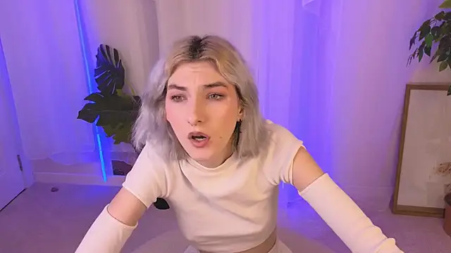 Snapshot of Mia_Cheers chatting on 7, 12, 2024 Mia Cheers online show from 7, 12, 2024