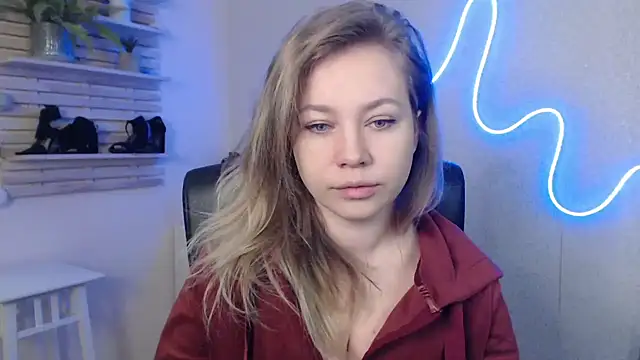 holly xglam online show from 31, 1, 2025