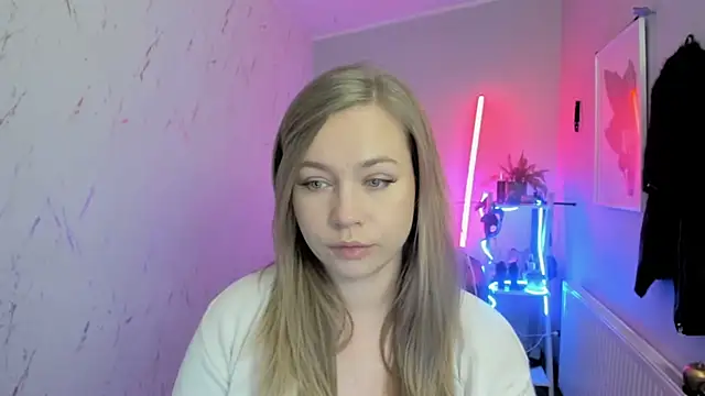 holly xglam online show from 20, 11, 2025