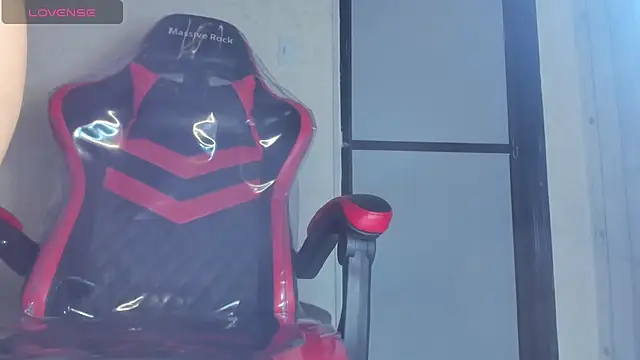 Snapshot of Lissalittlee chatting on 27, 2, 2025 Lissalittlee online show from 27, 2, 2025