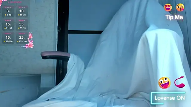 Snapshot of Lissalittlee chatting on 12, 3, 2025 Lissalittlee online show from 12, 3, 2025